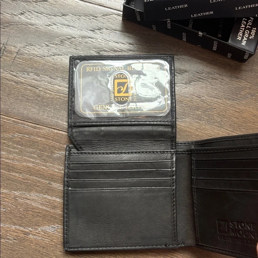 Stone Mountain Genuine Leather pass case,RFID protection,12 Card,2 bill slot,ID